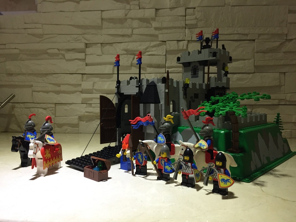 Lego castle 6081 Kings Mountain Fortress