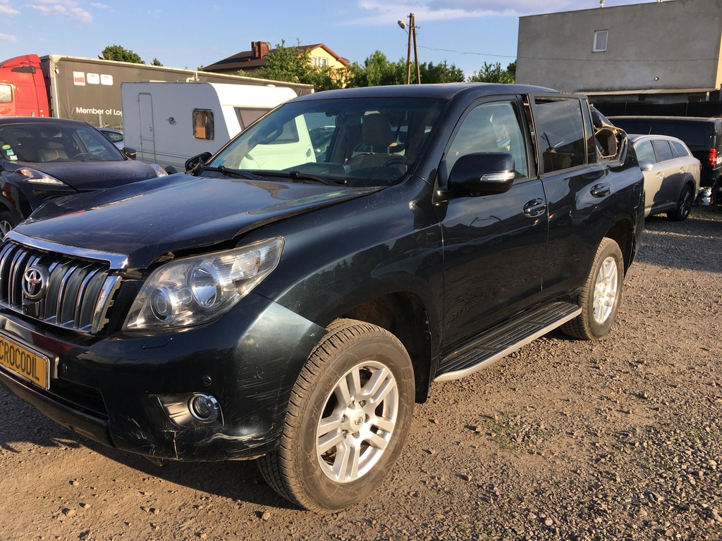 TOYOTA LAND CRUISER 150  3.0D 2009r -uszkodzona