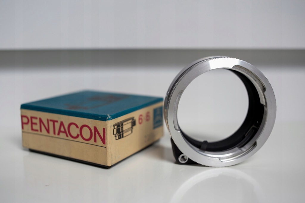 Pierścień adapter z popychaczem Pentacon SIX Makro