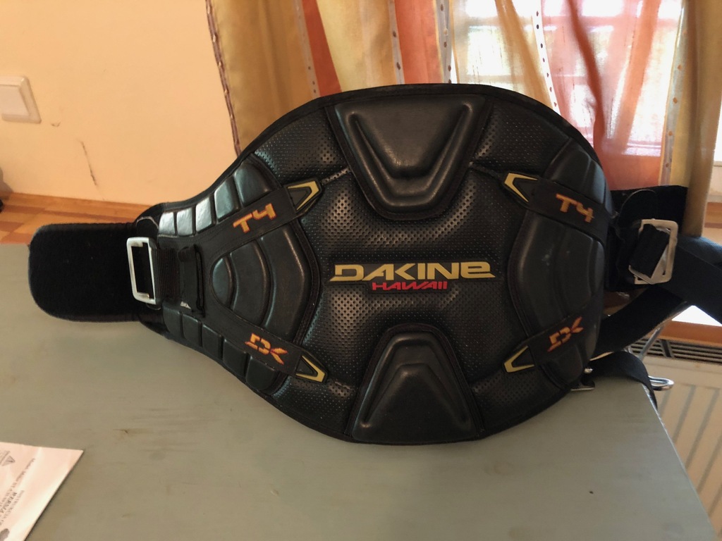 Trapez Dakine T4 roz M . Męski w dobrym stanie
