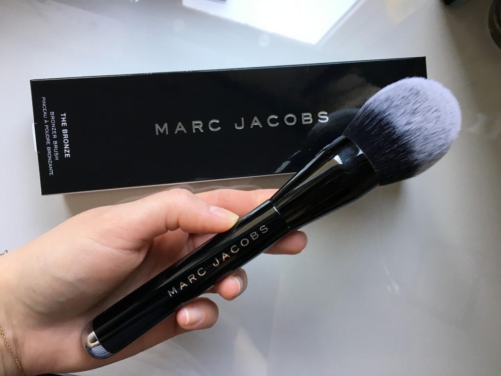 Marc Jacobs bronzer pędzel do bronzera Sephora