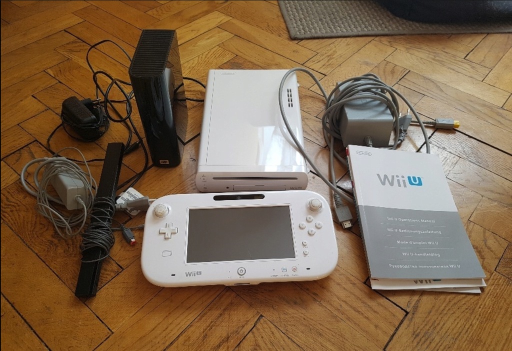 Wii U 8 GB + Akcesoria