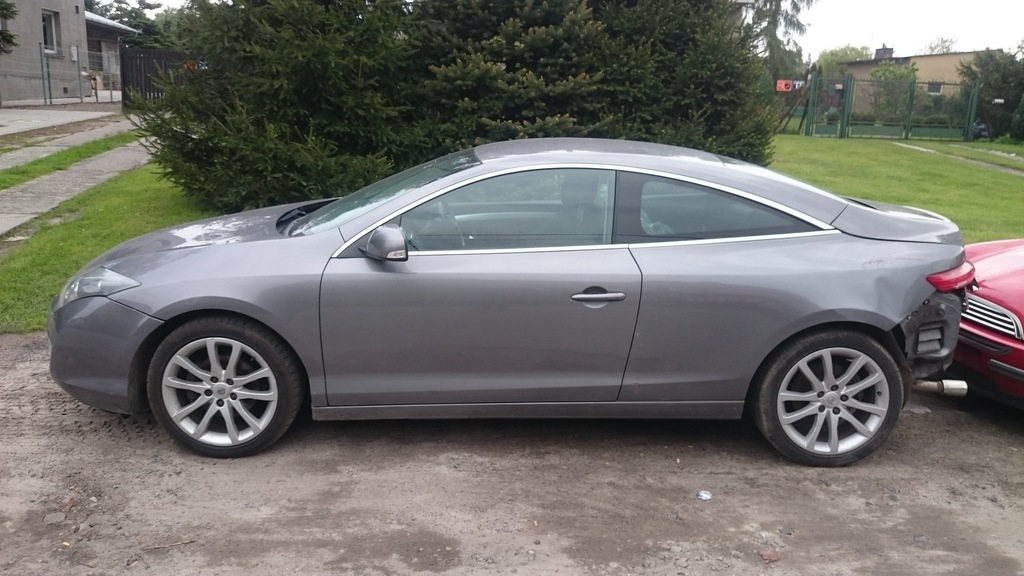 RENAULT LAGUNA III COUPE SKÓRA,FOTELE RÓŻNE KOLORY