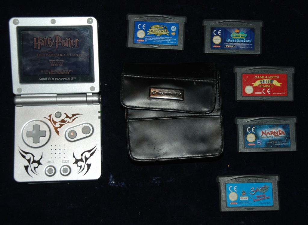 Game Boy SP + gry + etui
