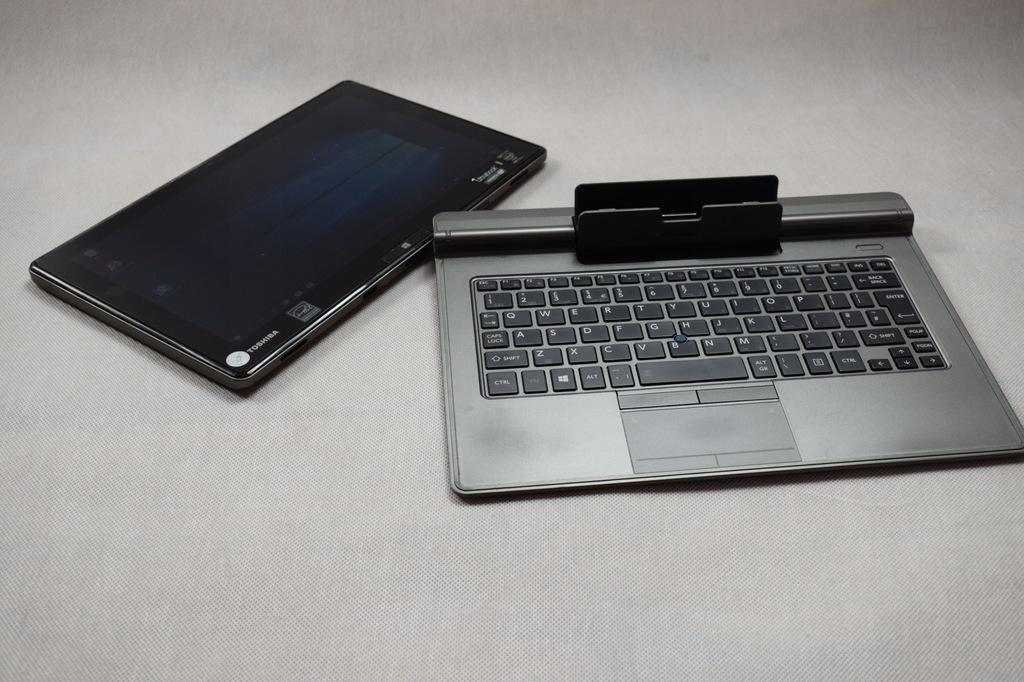 Laptop Toshiba Z10t TABLET i74610Y 8GB*256SSD W10 7686084825