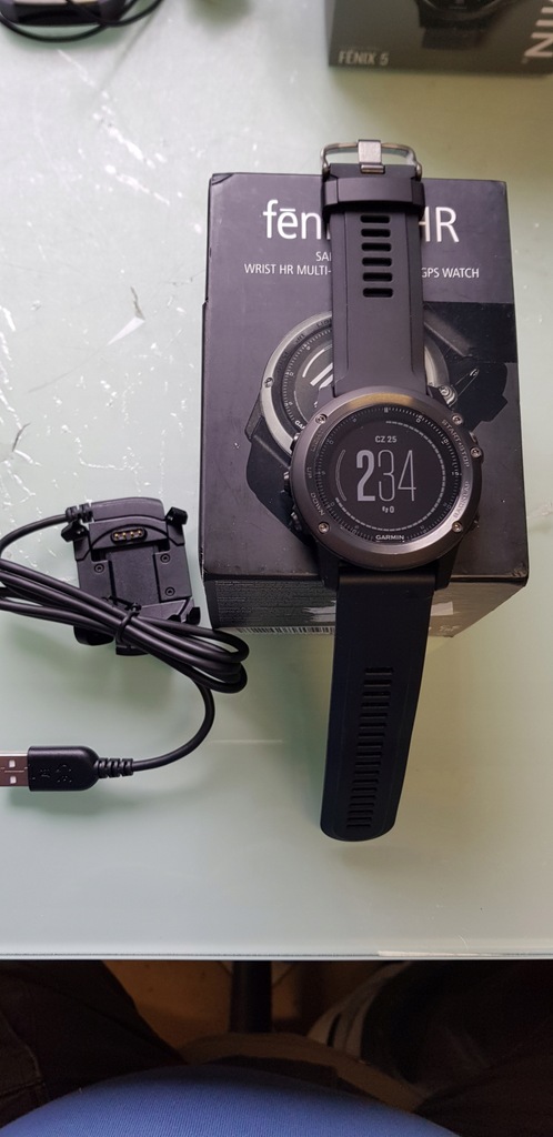 fenix 3 hr sapphire vs fenix 5