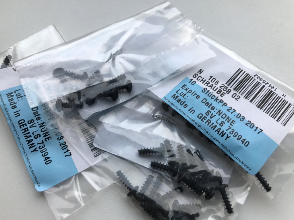 Śrubki do lampek tablicy 3x10 VW AUDI N10625802