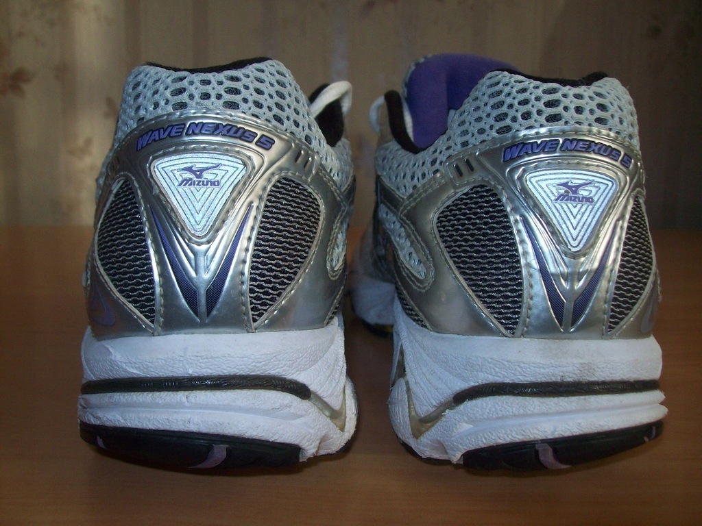 mizuno wave nexus 5