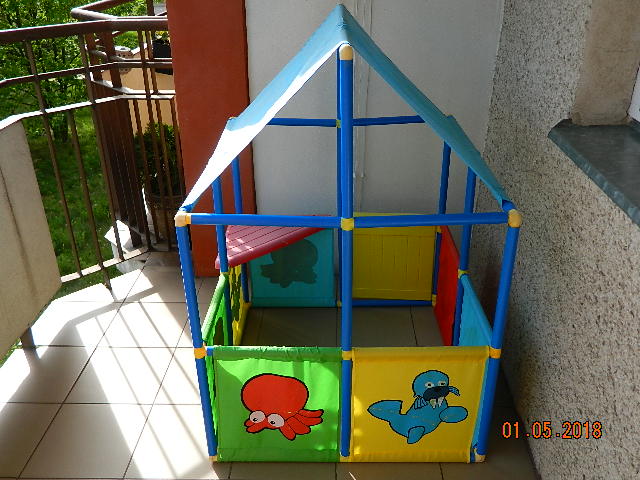 DOMEK DLA DZIECI NA BALKON LUB DO OGRODU