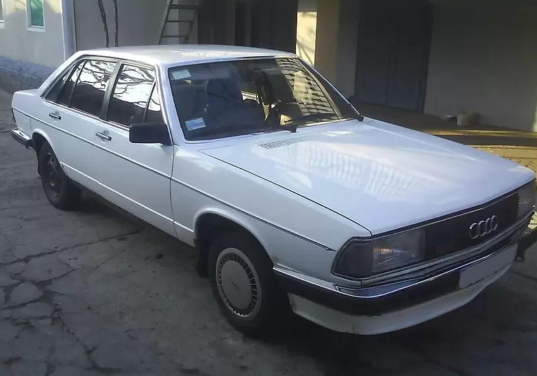 AUDI 100 C2 1.6 1982R.
