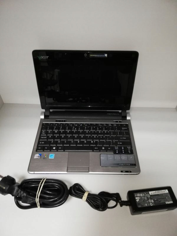 NETBOOK ACER ASPIRE ONE KAV60 + ZASILACZ