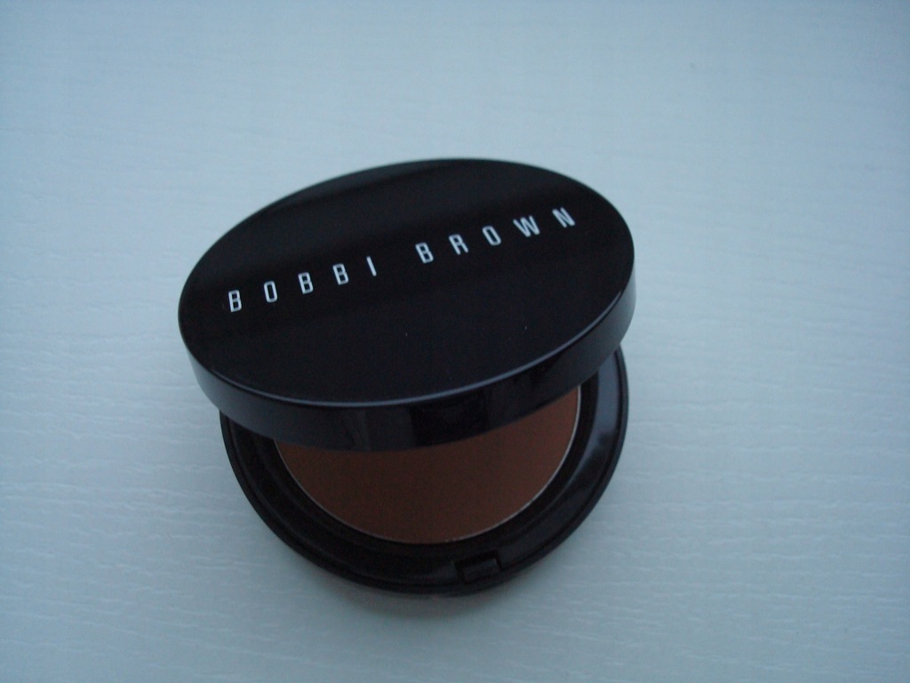 Bobbi Brown Bronzing PowderPuder Natural 1