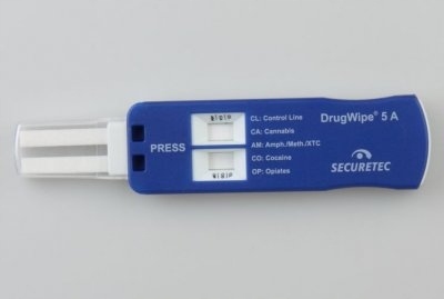 Test narkotykowy DrugWipe 5A bada ślinę pot ślady