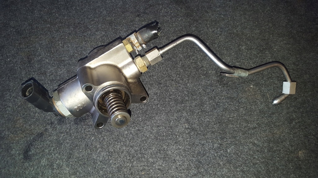 TIGUAN 1.4 TFSI POMPA PALIWA 03C127025C