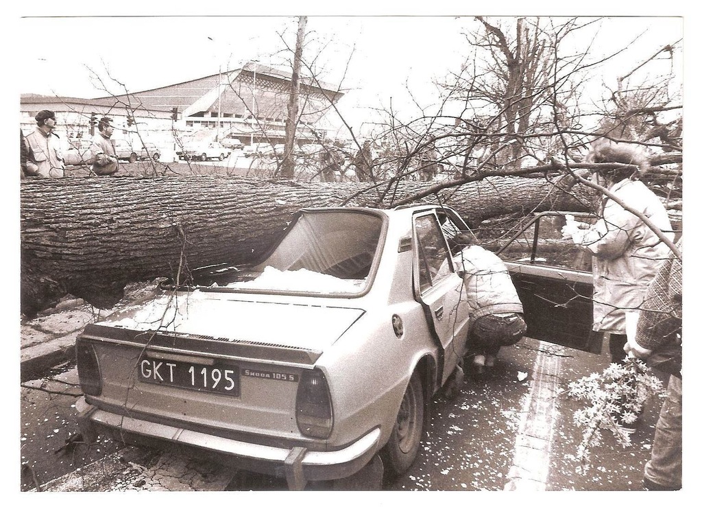 PRESS FOTO: GDAŃSK OLIWA SKODA 105 WYPADEK
