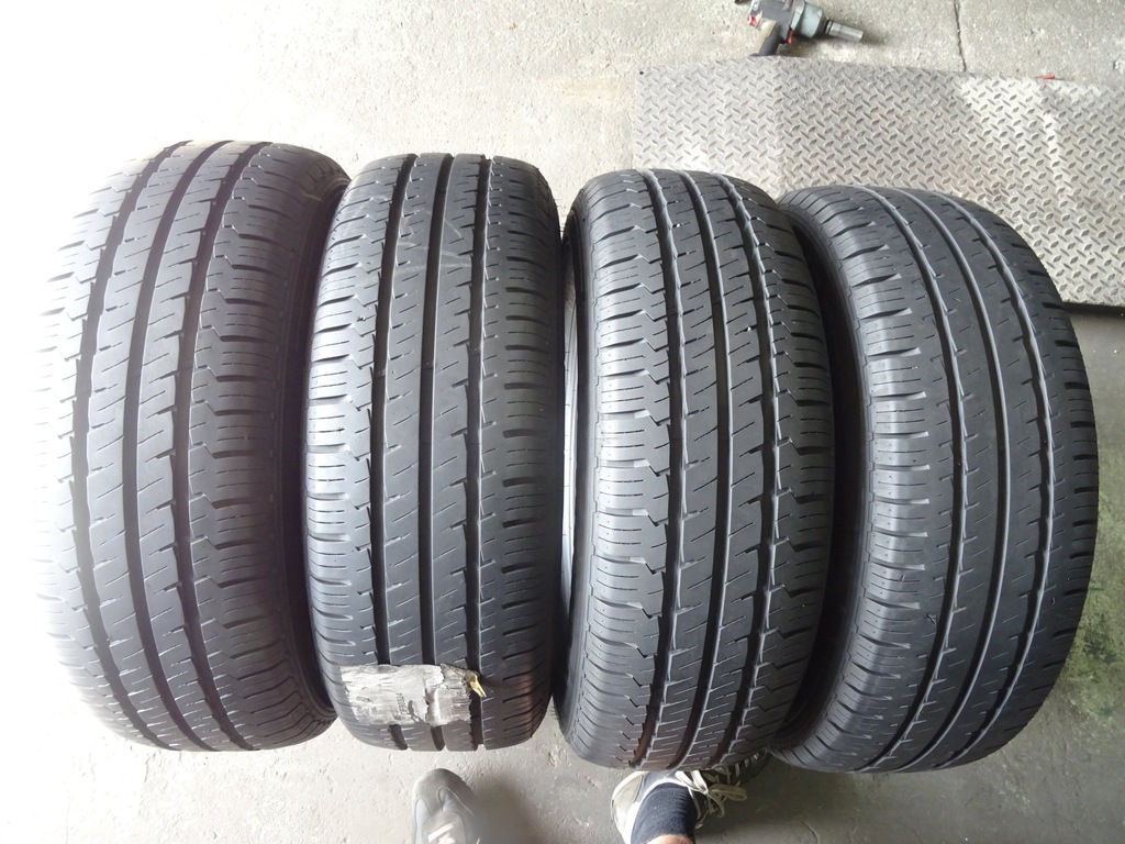 235/65/16C HANKOOK VANTRA LT