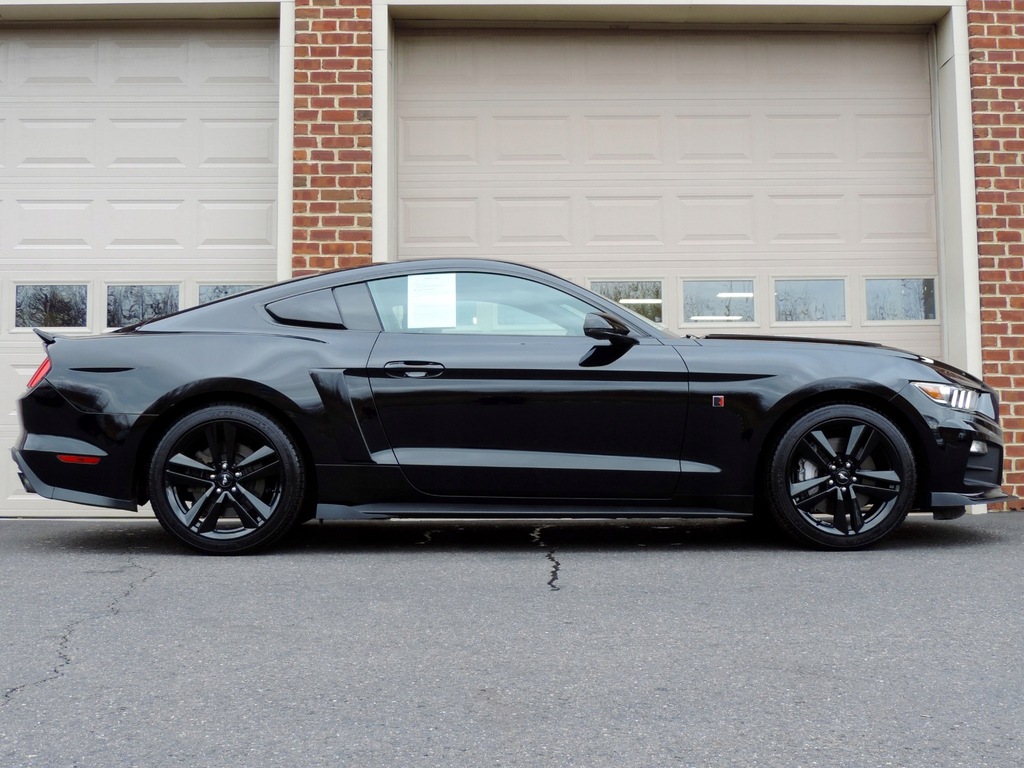 Ford mustang 19