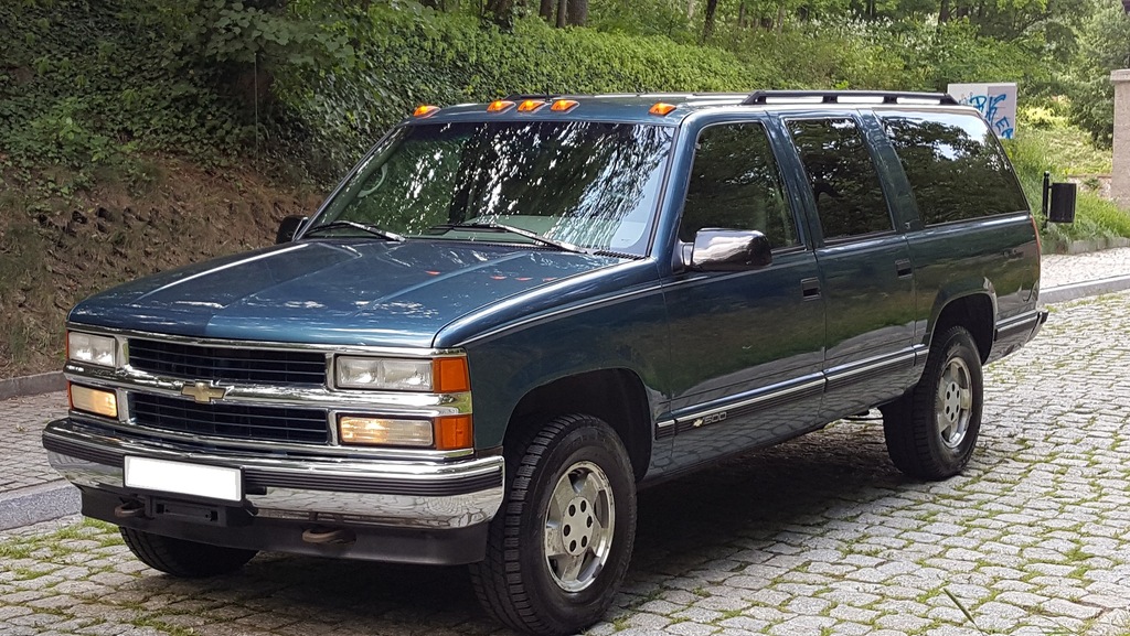 CHEVROLET SUBURBAN 5.7 V8 STARCRAFT 7OS SZWAJCARIA