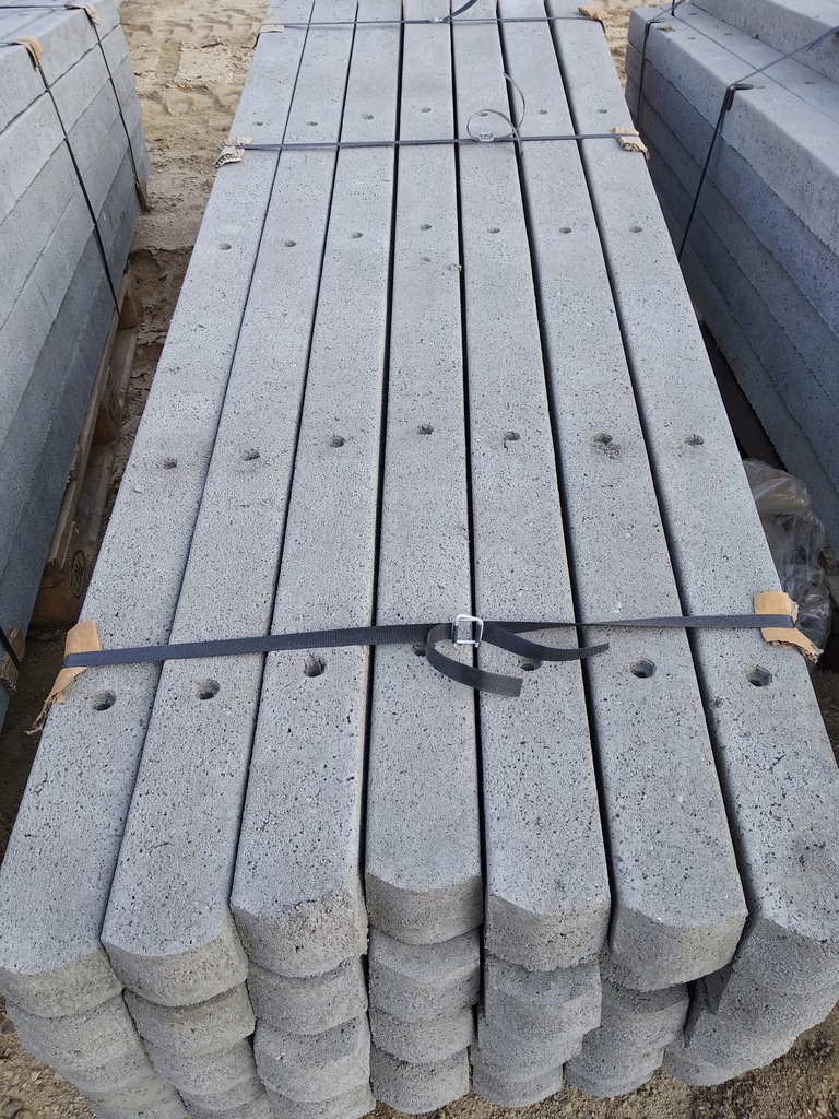 SŁUPKI BETONOWE 2,2M do siatka leśna