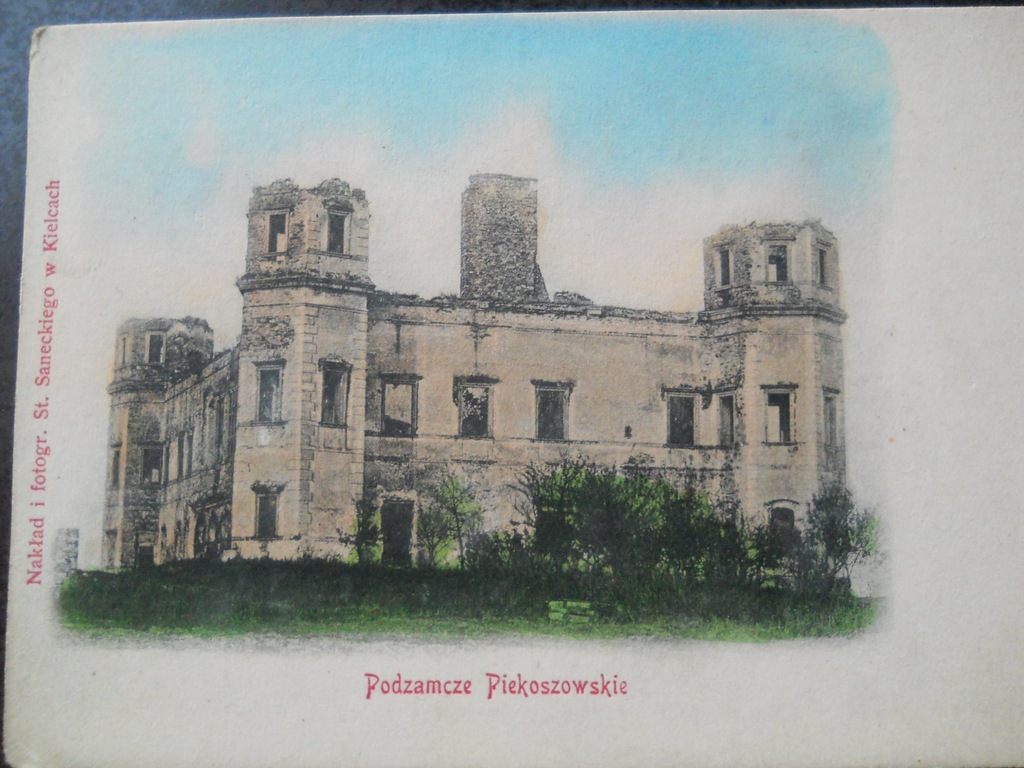 Podzamcze Piekoszowskie - ruiny pałacu