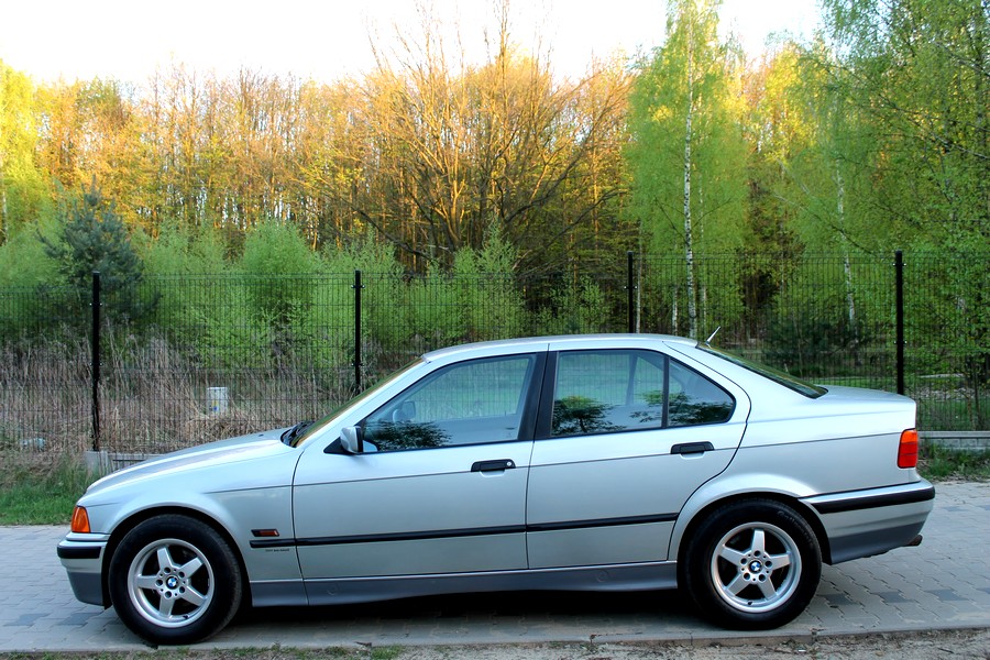 BMW E36 Sedan ,klima, 2,0l.,niski oryg.przebieg