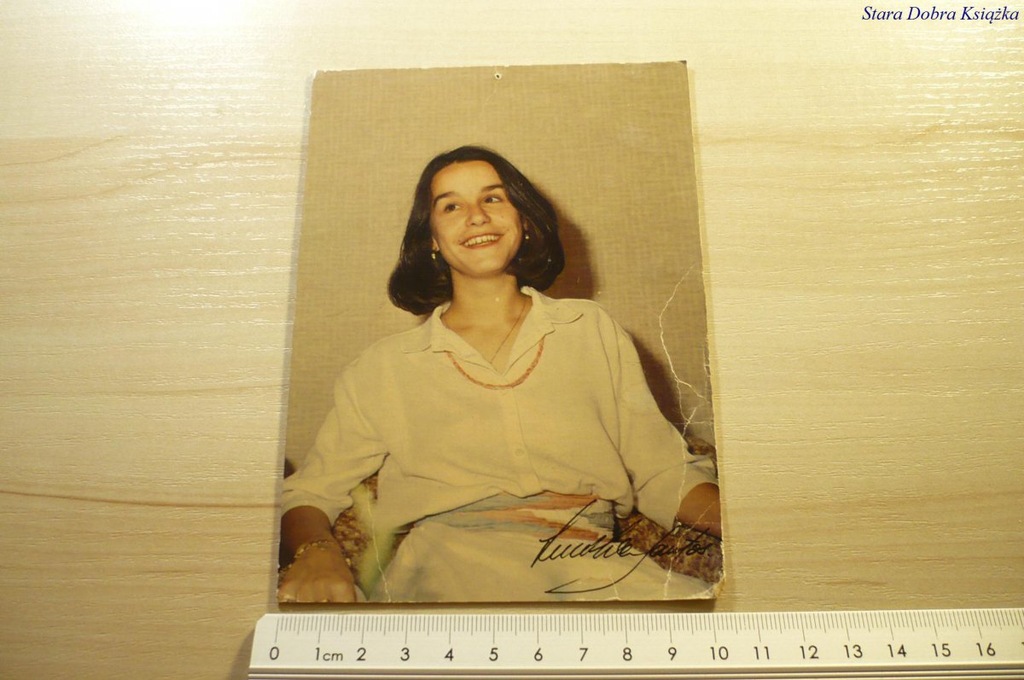 LUCELIA SANTOS. TYTUŁOWA BOHATERKA SERIALU - 7191007219 - oficjalne ...