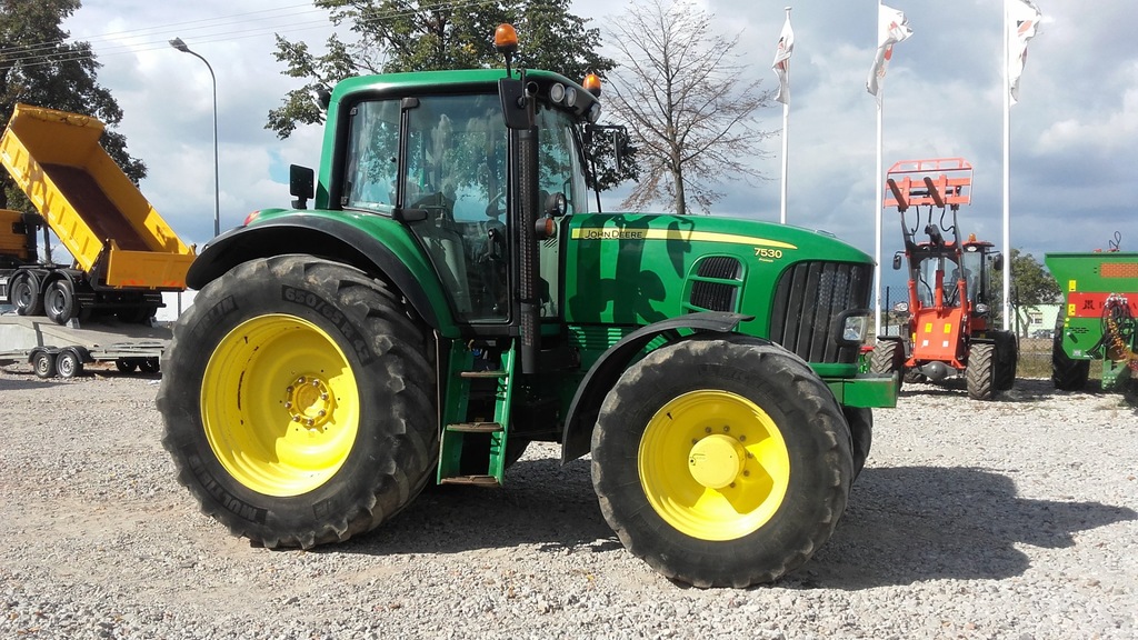 Ciągnik rolniczy John Deere 7530 Premium TLS