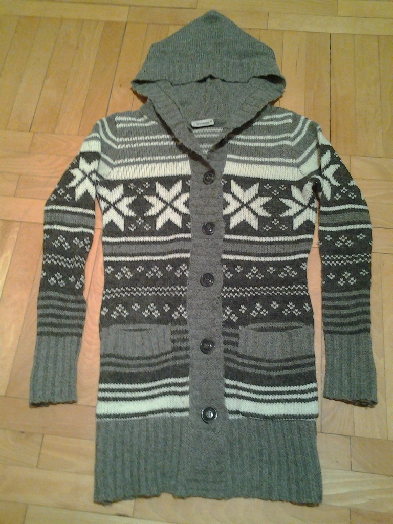 C&A długi sweter kaptur guziki norweski wzór