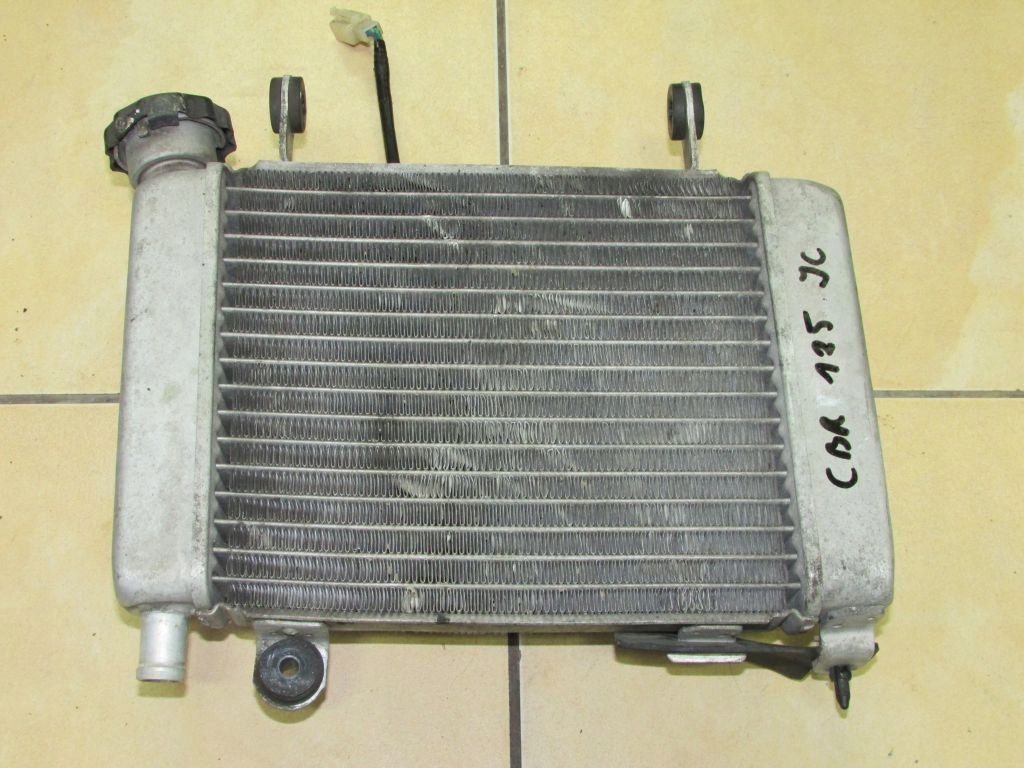 HONDA CBR 125 CHŁODNICA CIECZY WODY