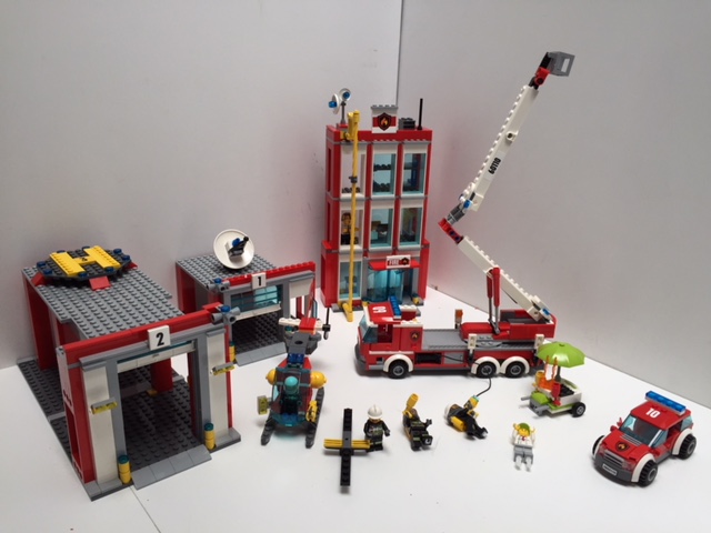 LEGO City 60110 Remiza Strażacka zestaw SKLEJONY