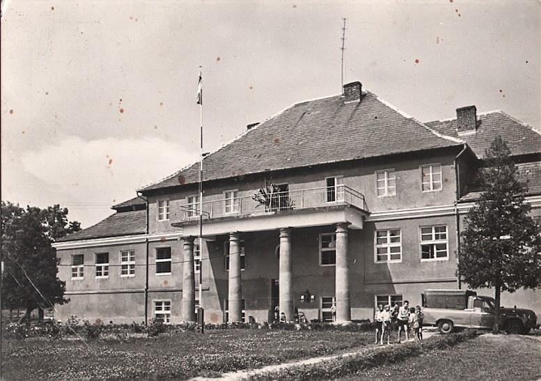 CZARNCA - SZKOŁA PODSTAWOWA - 1965R