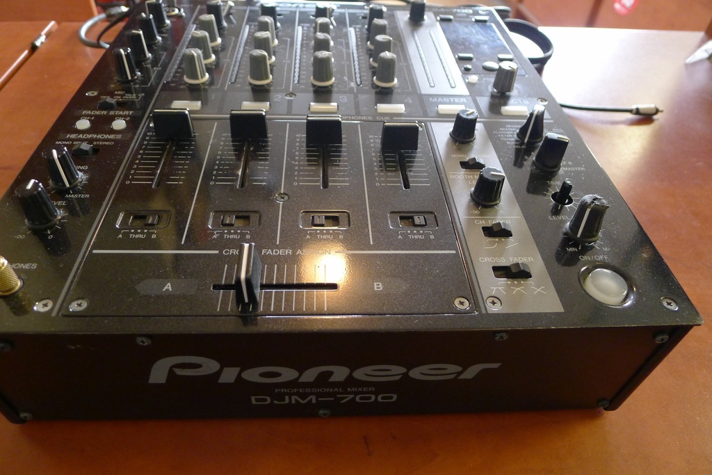 MIKSER PIONEER DJM 700