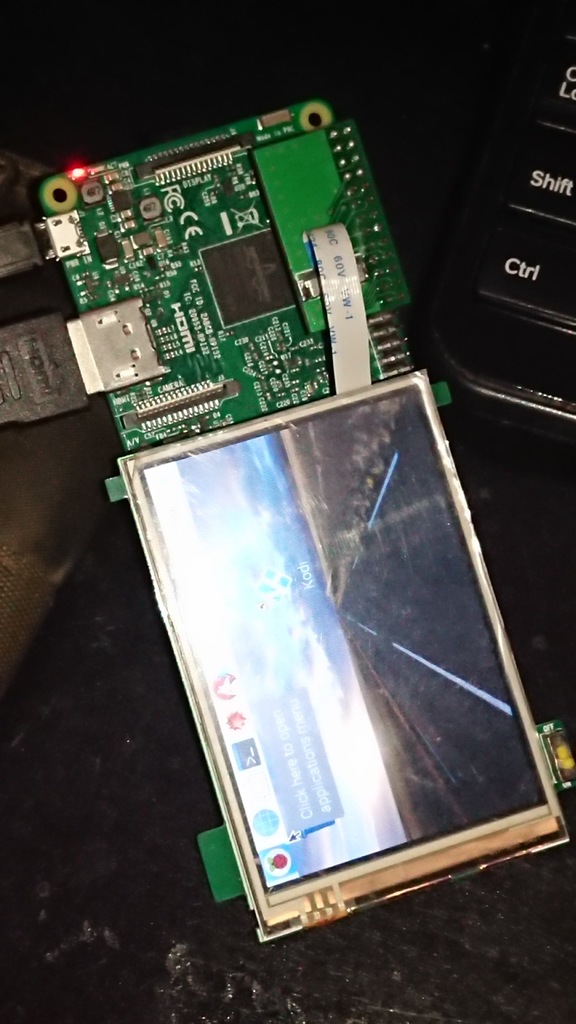 Wyświetlacz Raspberry Pi 3:  Tontec 3,5 LCD