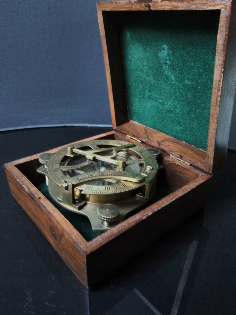 Zegar słoneczny, kompas + pudełko 'West London'