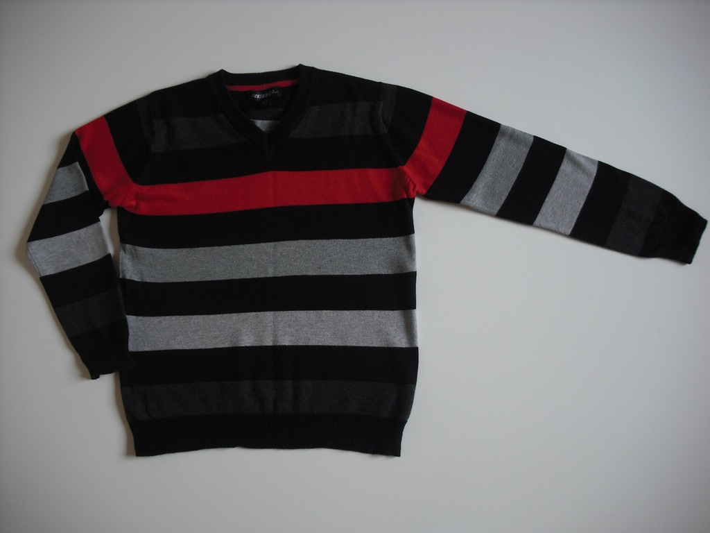 Elegancki sweterek chłopięcy Rebel + koszula 140