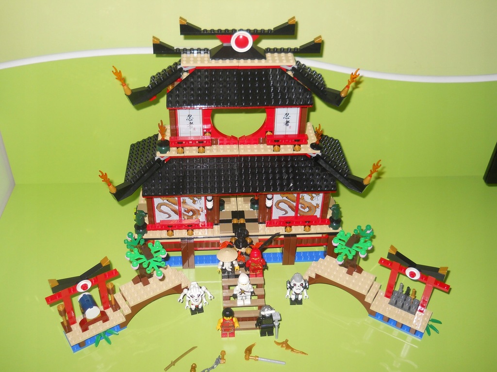 lego ninjago 2507 - świątynia ognia unikat 1180el