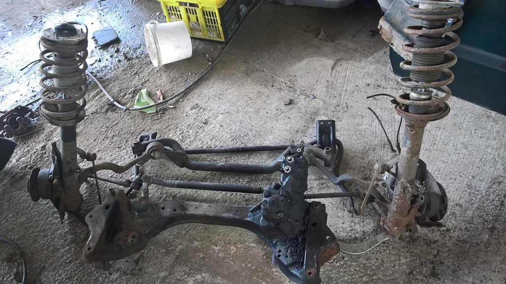 Zawieszenie przednie kompletne BMW e34