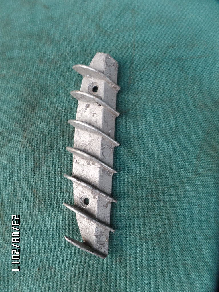 OZDOBA ALUMINIOWA GRZEBYK BŁOTNIK OSA SKUTER