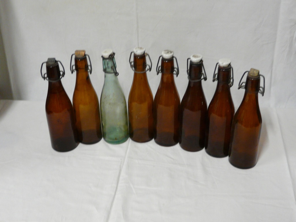 Stare butelki z kapslem ceramicznym zestaw 8 sztuk