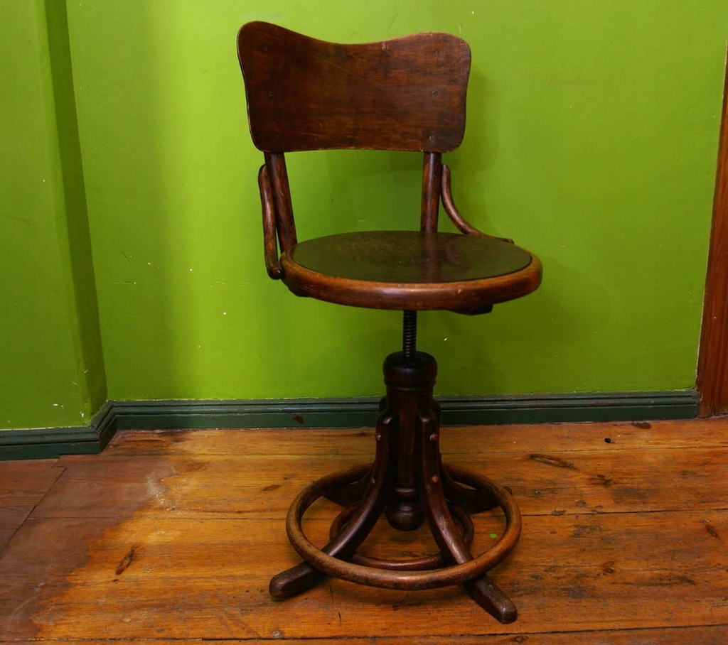 krzesło fryzjerskie FISCHEL