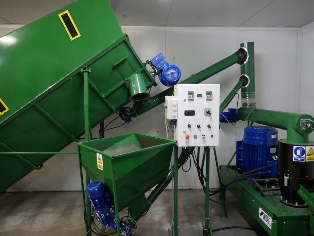 Peleciarka, Linia do pelletu, Granulator PB-22