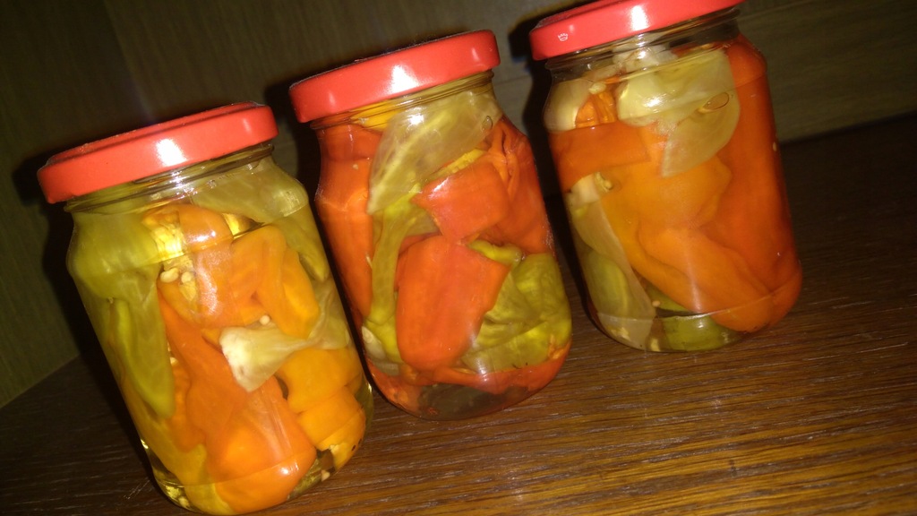 Marynowane papryczki BHUT JOLOKIA z miodem 190 ml
