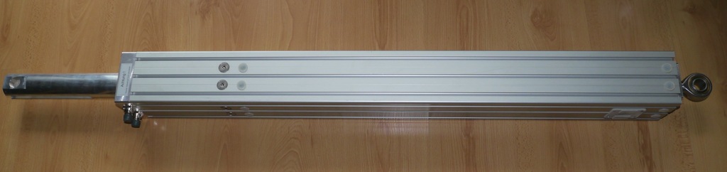 SIŁOWNIK ELEKTRYCZNY 24kN , 1.5mm/s  720mm wysuw