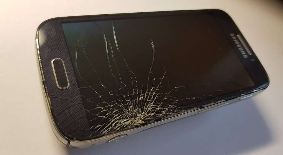 SAMSUNG Galaxy S4 zoom uszkodzony