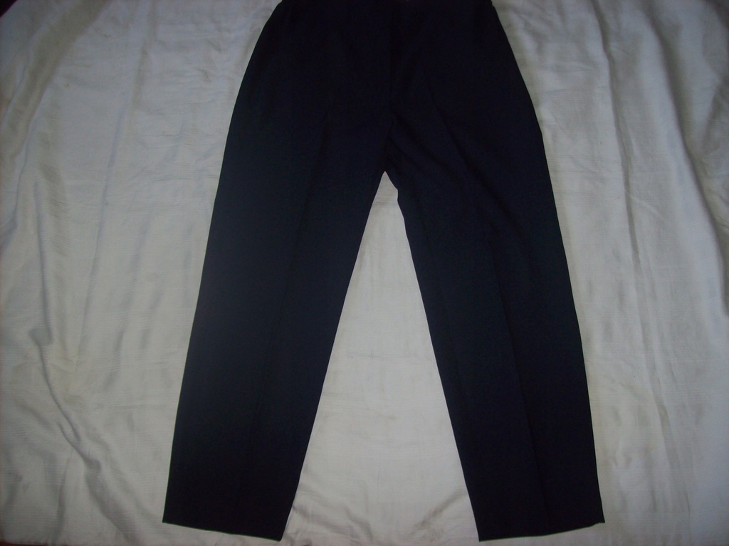 spodnie czarne lekko puszystej-r.44-za grosze