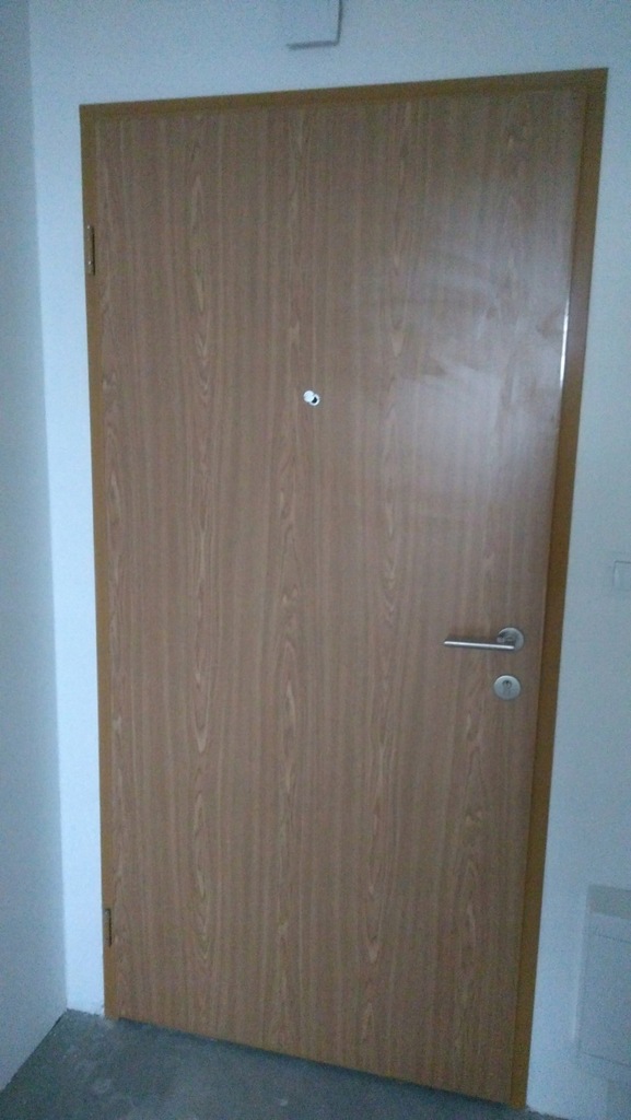 NOWE DRZWI LA PORTE+zawiasy/próg/nowy zamek/klucze