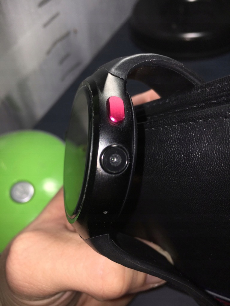 les1 smartwatch