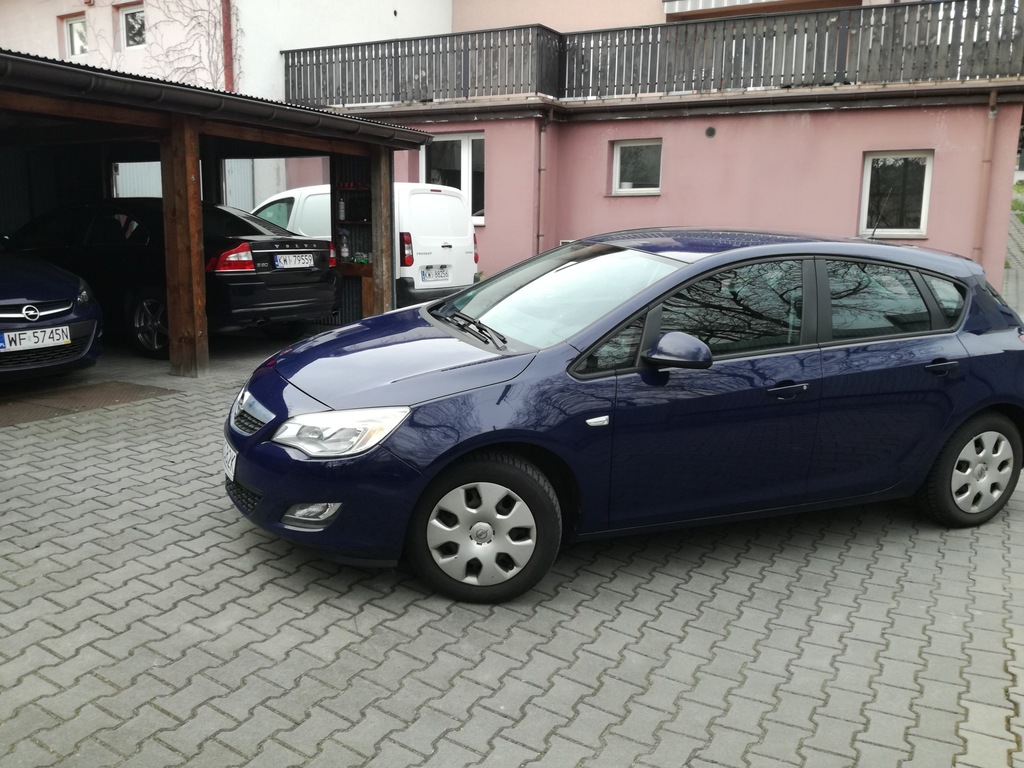 Opel astra salon