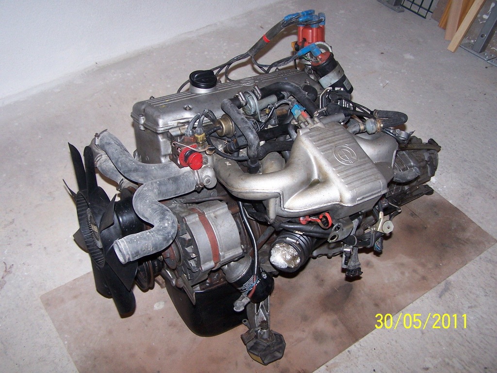 SILNIK BMW E30 318  1.8 M10