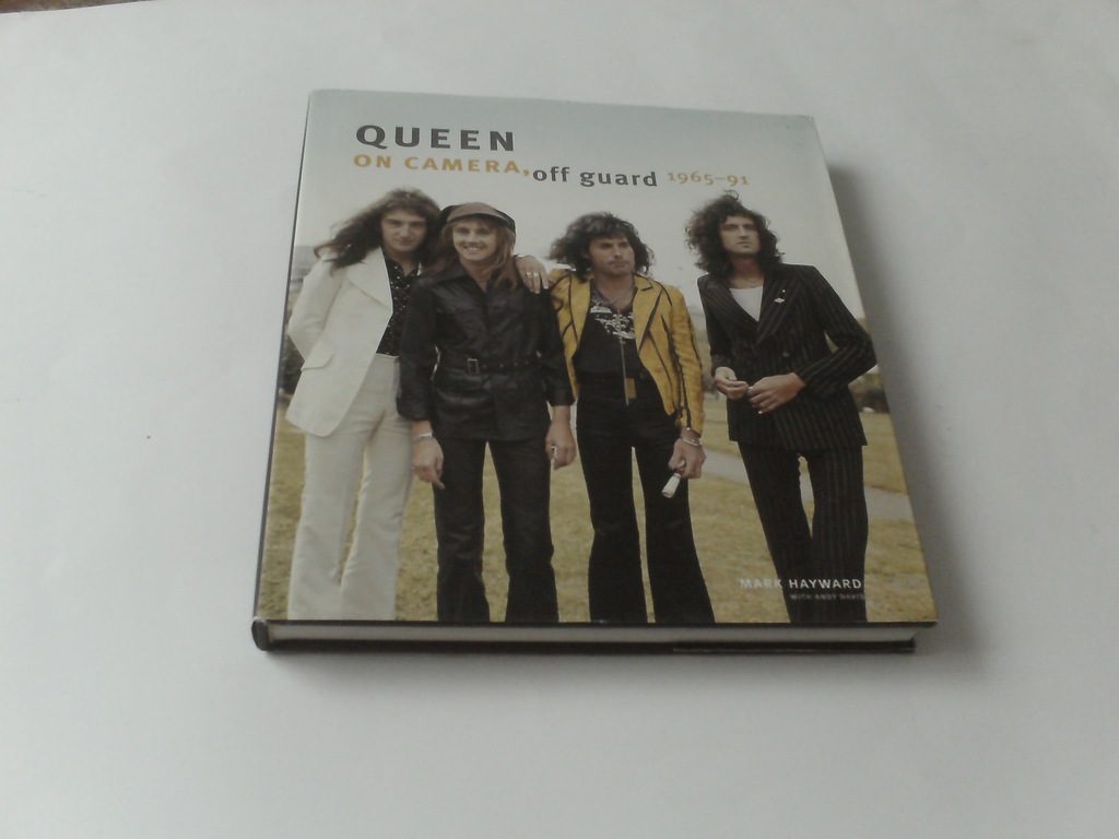 QUEEN, on camera, off guard 1965-1991 - 7557139102 - oficjalne